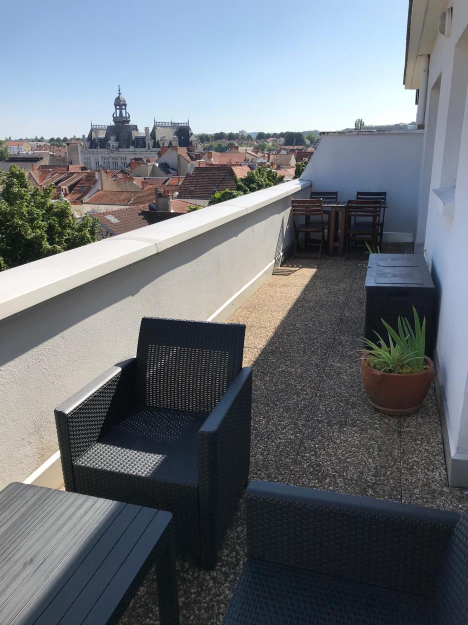 Appartement Avec Vue Panoramique Vichy Bagian luar foto