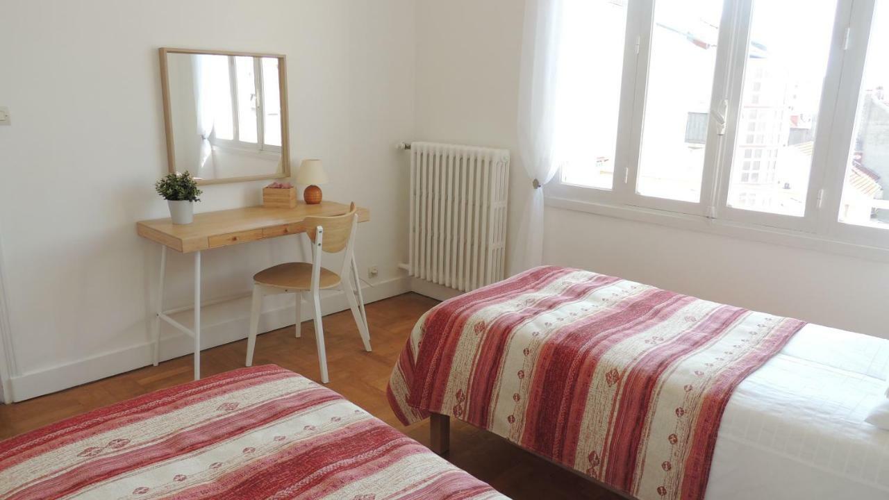 Appartement Avec Vue Panoramique Vichy Bagian luar foto