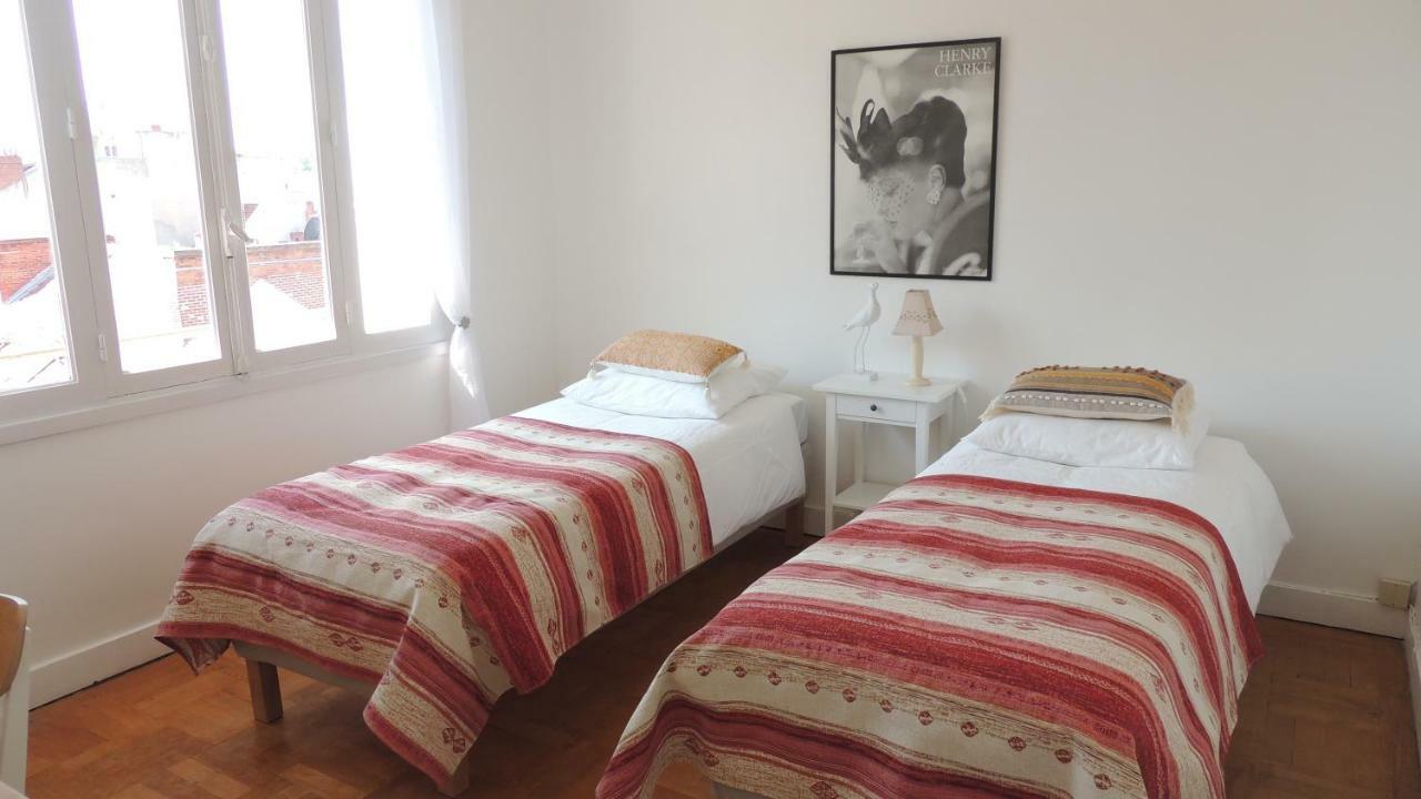 Appartement Avec Vue Panoramique Vichy Bagian luar foto